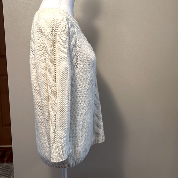 The Limited Cream Sweater - Medium - Picture 2 of 5